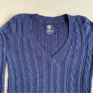 American Eagles V-neck sweater M